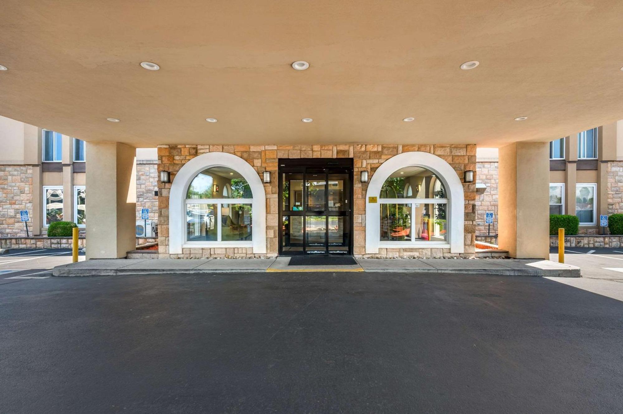 Comfort Inn & Suites East Hartford - Hartford Eksteriør bilde