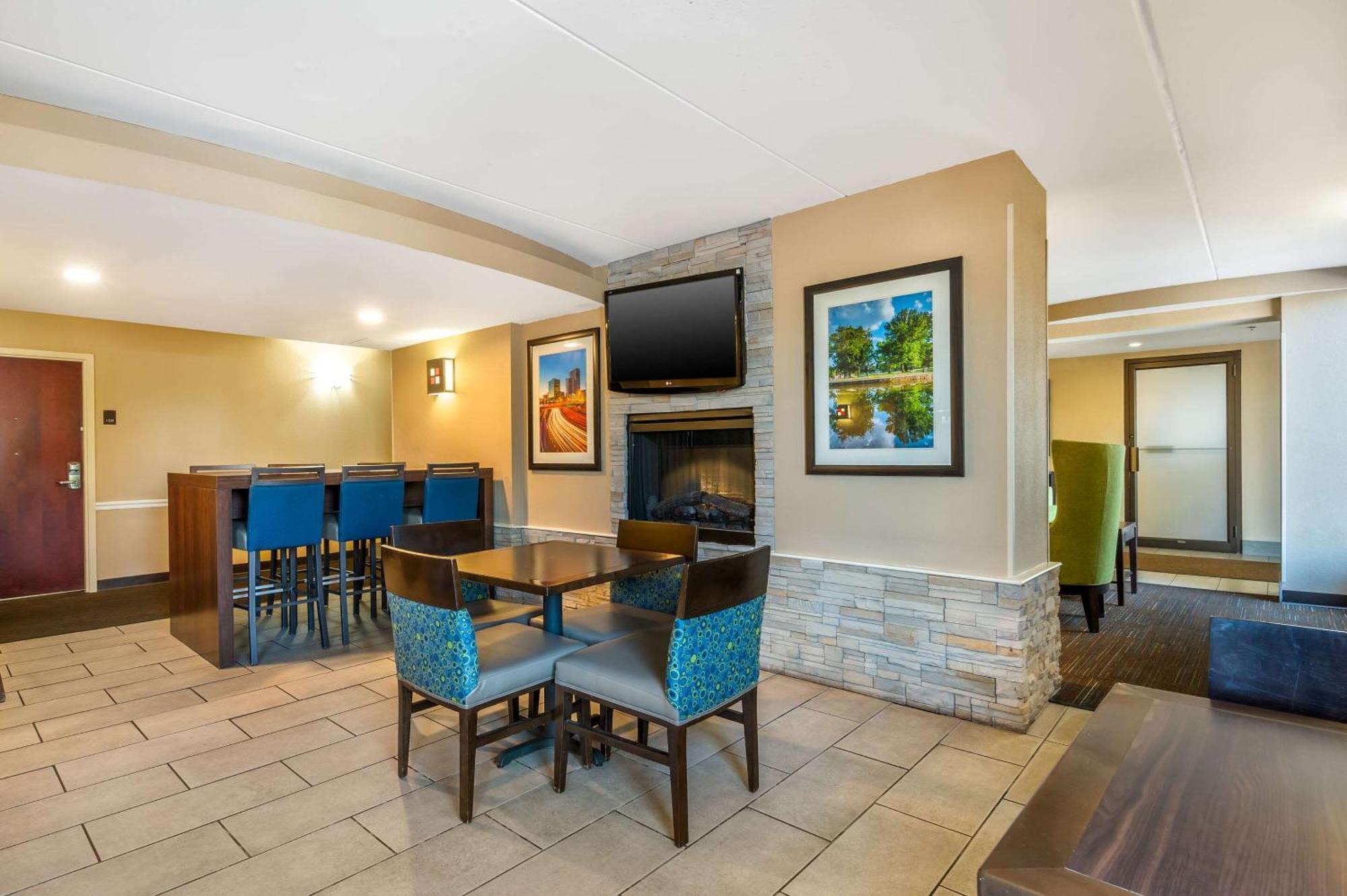 Comfort Inn & Suites East Hartford - Hartford Eksteriør bilde