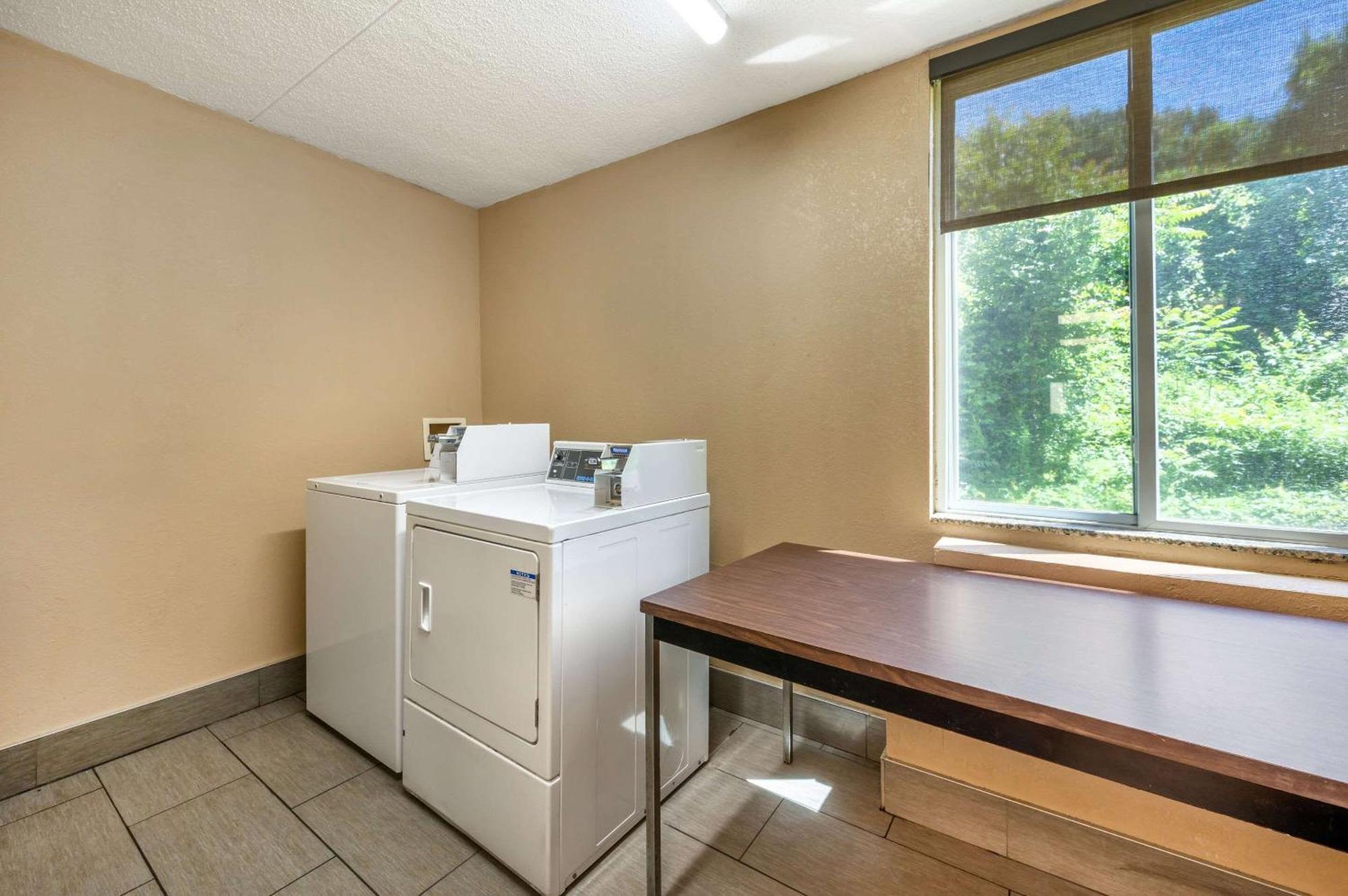 Comfort Inn & Suites East Hartford - Hartford Eksteriør bilde