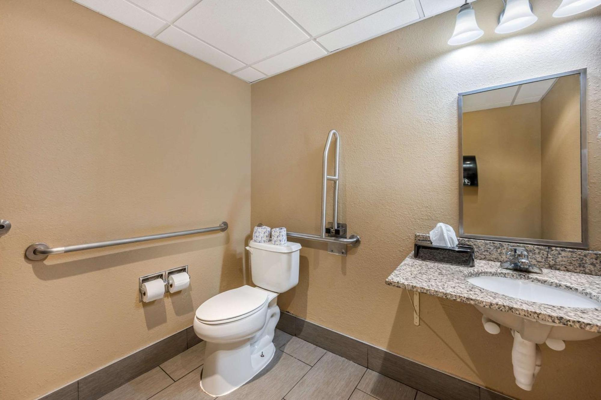 Comfort Inn & Suites East Hartford - Hartford Eksteriør bilde